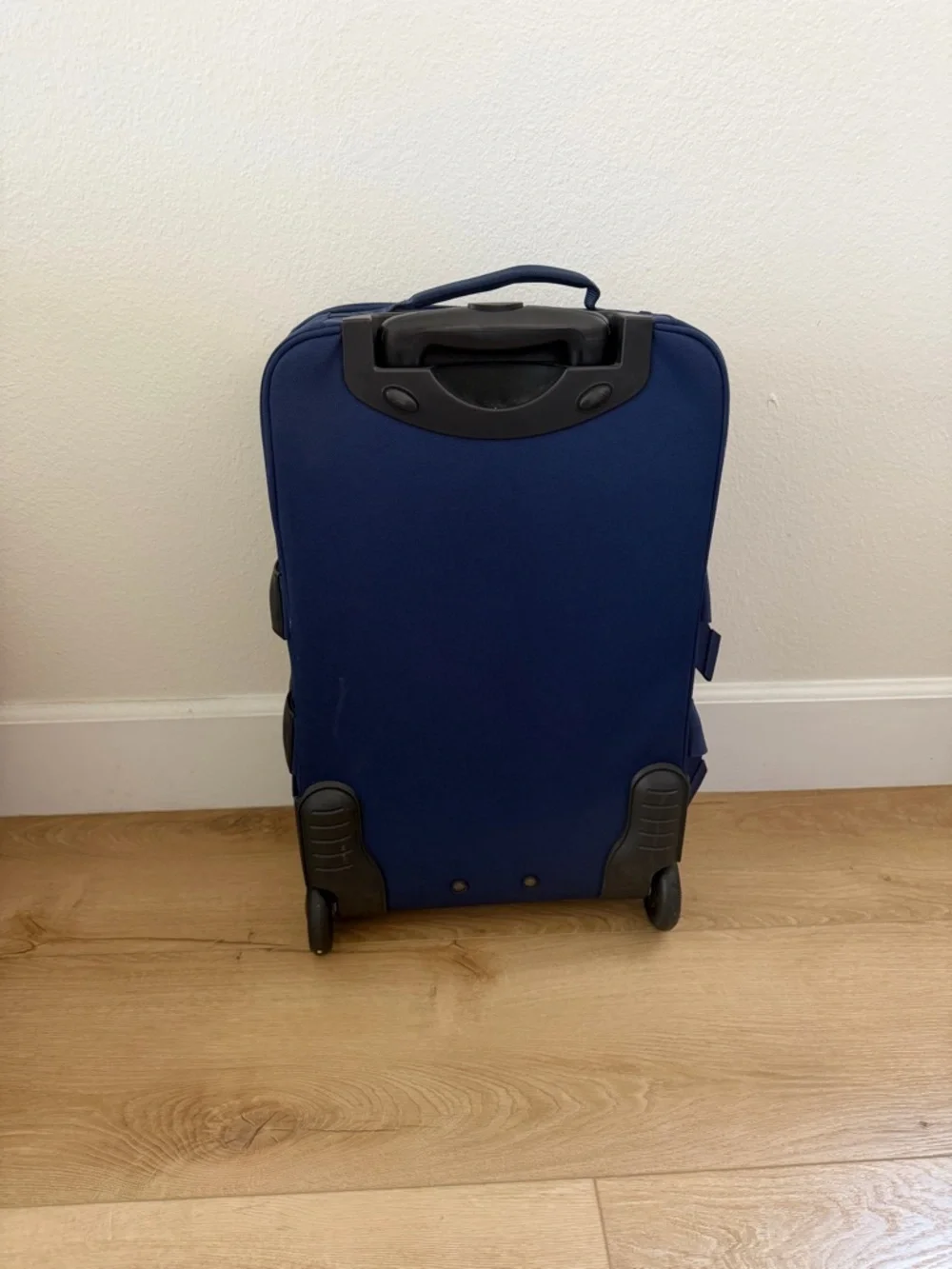 Milesto STLAKT Soft Carry On Luggage.